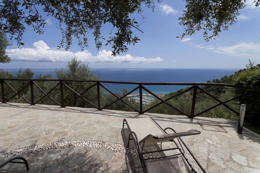 Villa Degli Ulivi B&B フィナーレ・リーグレ エクステリア 写真