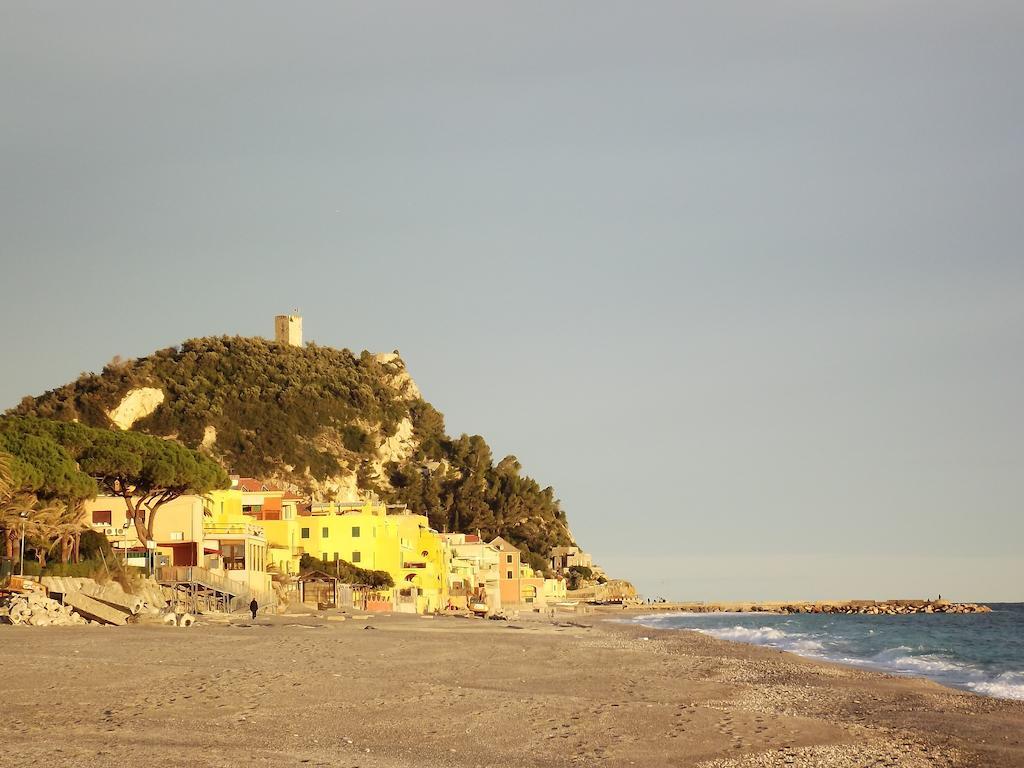 Villa Degli Ulivi B&B フィナーレ・リーグレ エクステリア 写真