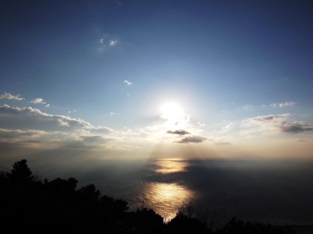 Villa Degli Ulivi B&B フィナーレ・リーグレ エクステリア 写真