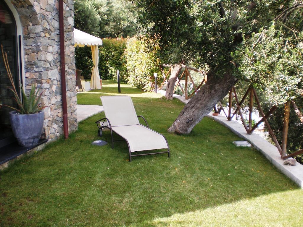 Villa Degli Ulivi B&B フィナーレ・リーグレ エクステリア 写真