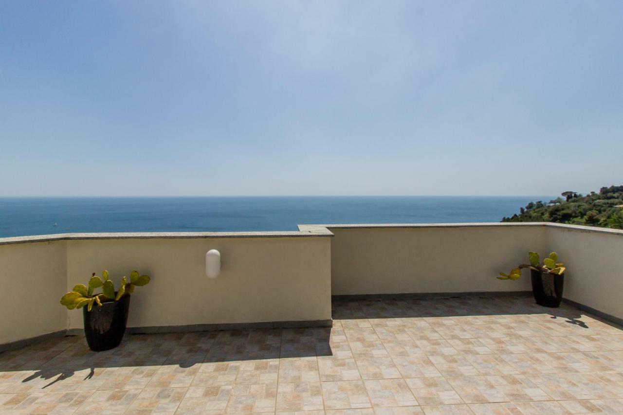 Villa Degli Ulivi B&B フィナーレ・リーグレ エクステリア 写真